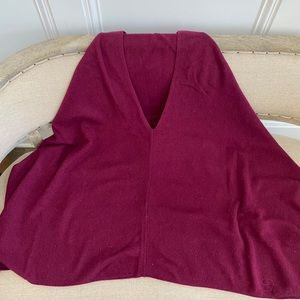 Women’s cashmere V-Neck pull over sweater